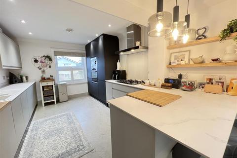 3 Fern Crescent, Aberdare, CF44 8YA