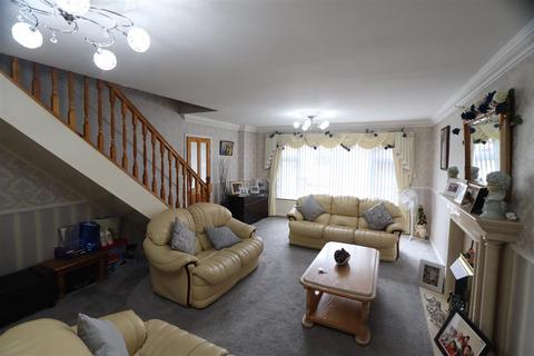 4 bedroom detached house for sale, Greaves Avenue, Walsall