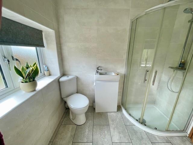 W.C Shower Room..jpg