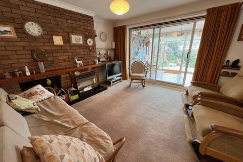 4 bedroom detached house for sale, Wolverley Avenue, Stourbridge, DY8 3PJ