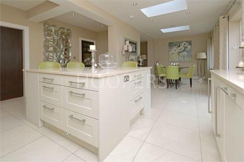 5 bedroom detached house for sale, Hill Close, London, NW2