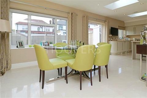 2 Hill Close, London, NW2 6RE