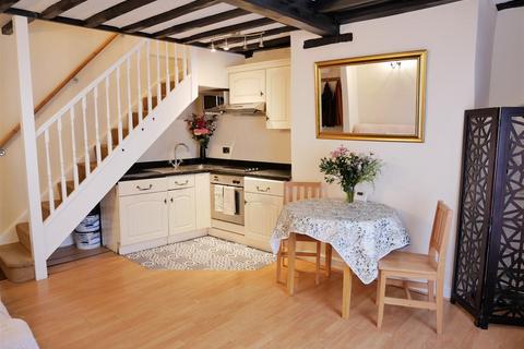 1 bedroom cottage for sale, High Street, Calne
