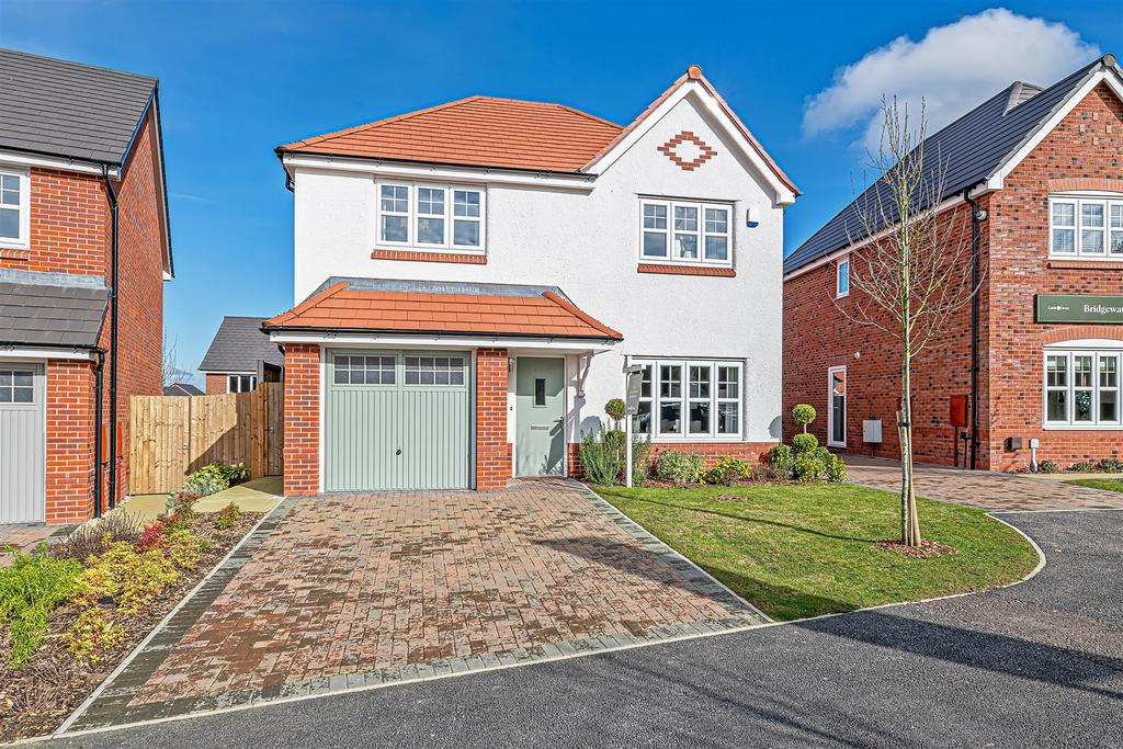 Breretons Lane, Daresbury, Warrington 3 bed detached house for sale £