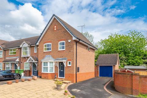 3 bedroom end of terrace house for sale - Avenbury Drive, Solihull
