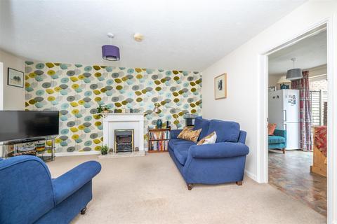 36 Avenbury Drive, Solihull, B91 2QZ