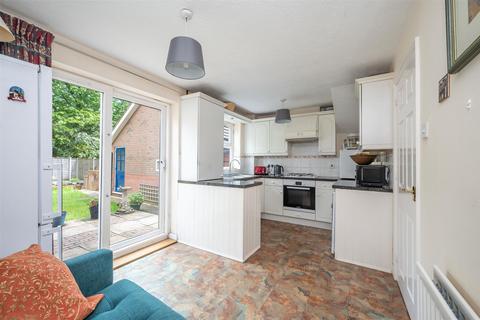 36 Avenbury Drive, Solihull, B91 2QZ