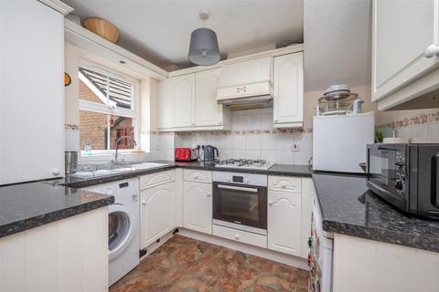 36 Avenbury Drive, Solihull, B91 2QZ