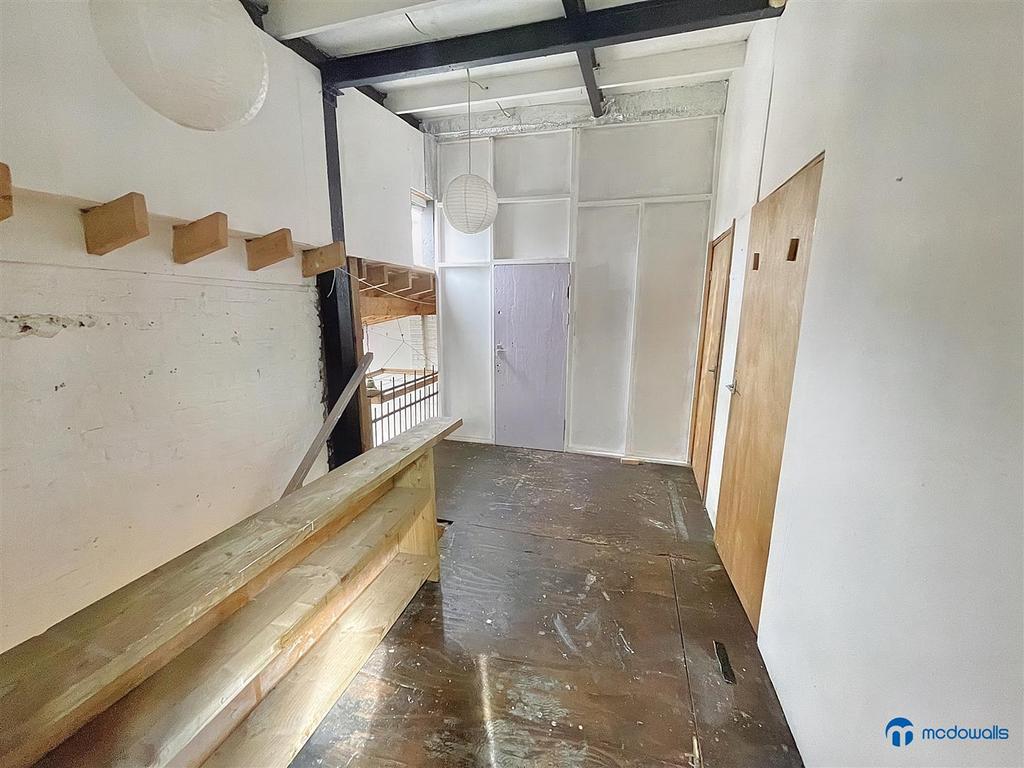 THE-CAVE 330 St James Road SE15 JX (103).jpg
