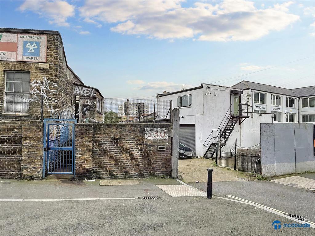 THE-CAVE 330 St James Road SE15 JX (1002).jpg