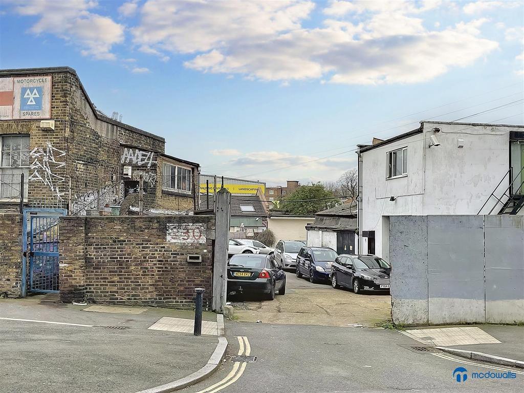 THE-CAVE 330 St James Road SE15 JX (1003).jpg