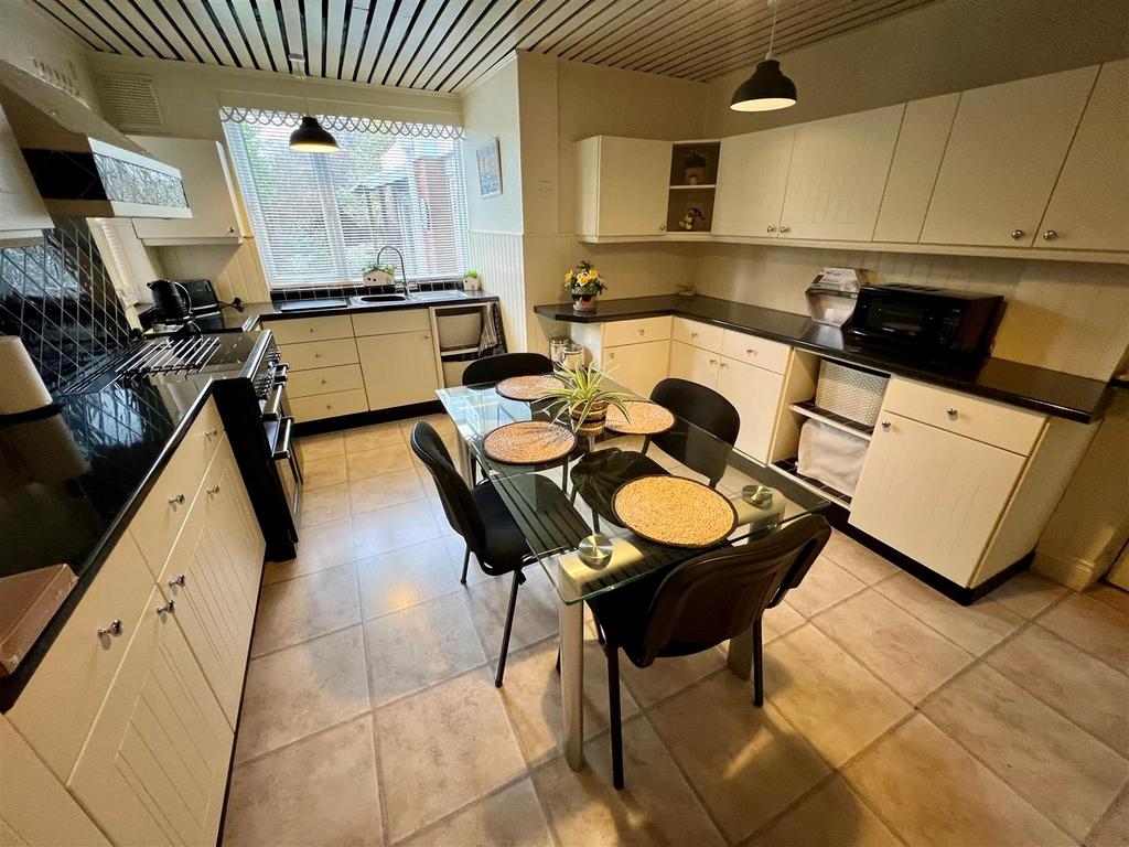 Breakfast kitchen