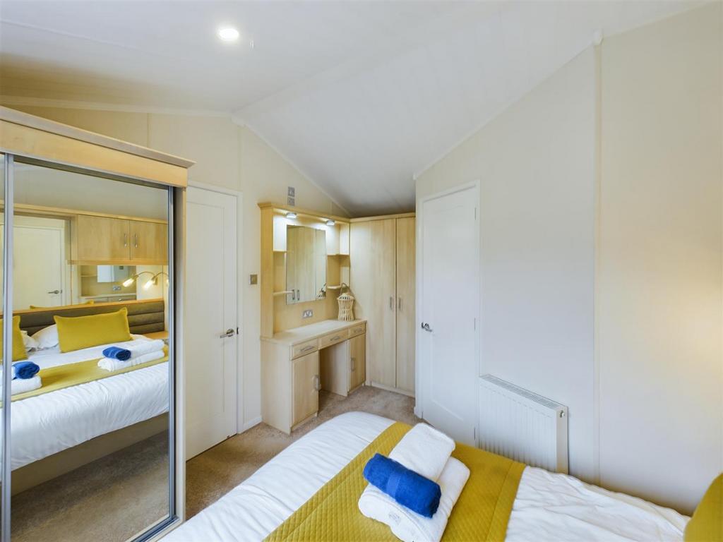 Double bedroom with en suite