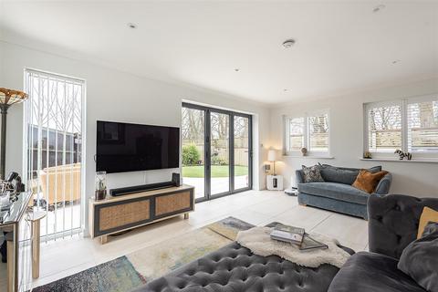 3 bedroom semi-detached house for sale - Riverford Close, Harpenden