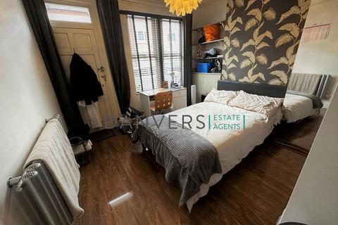 3 bedroom terraced house to rent, Cranmer Street, Leicester LE3