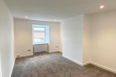 2 bedroom flat to rent, Main Road, Westhay