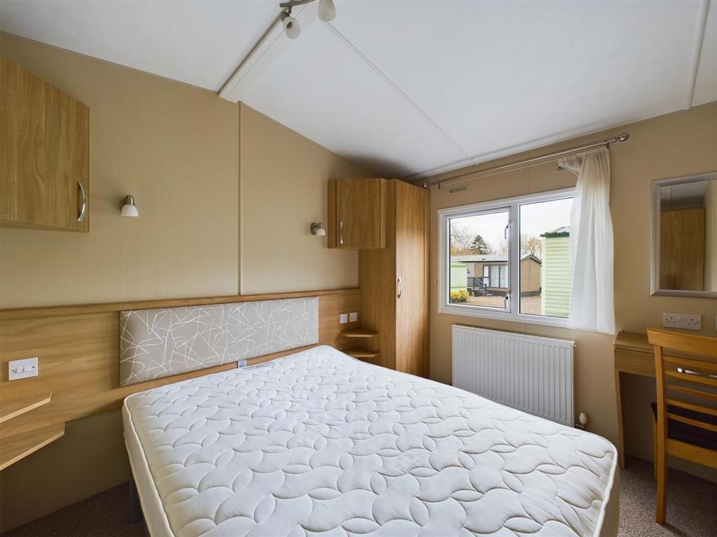 Double bedroom with en suite