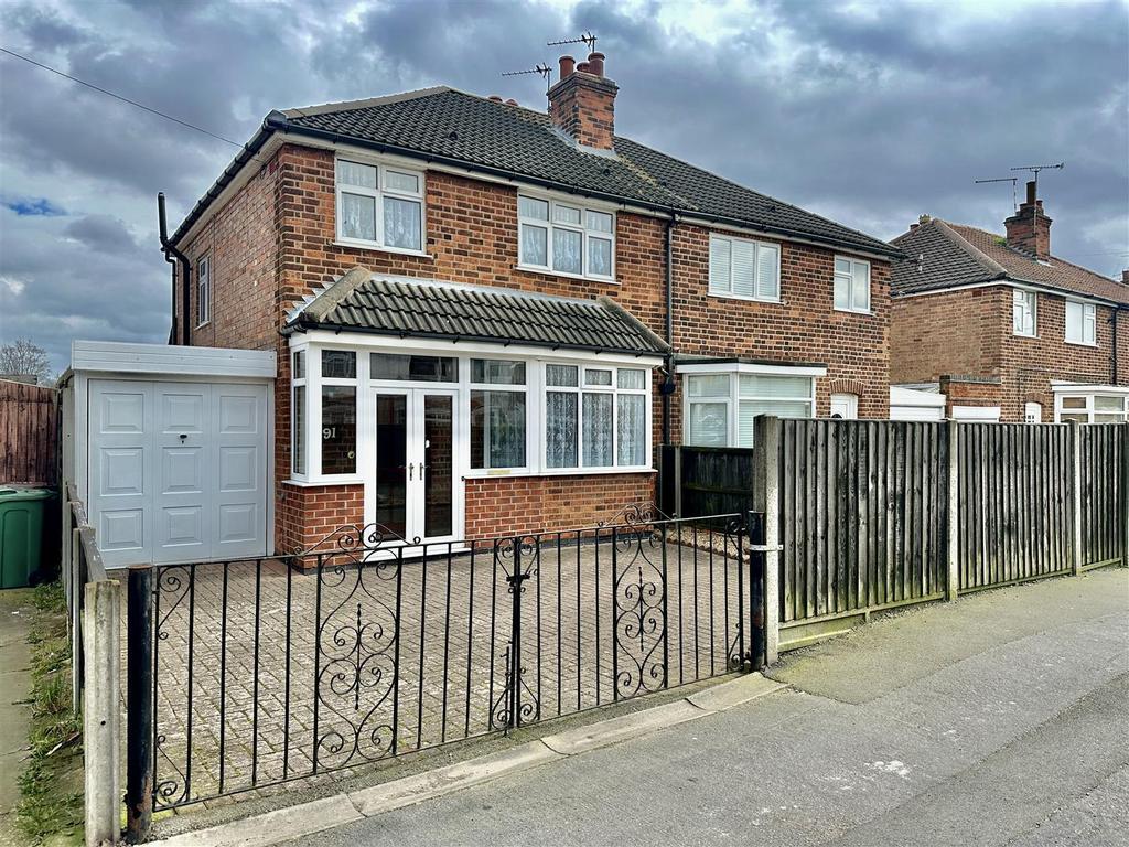 Wanlip Lane, Leicester LE4 3 bed semidetached house for sale £285,000