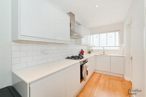 1 bedroom apartment to rent - Rose Court, 6 Mill Place, E14