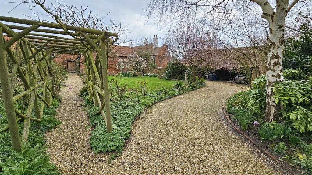 Hawksworth Road, Screveton 3 bed semidetached house for sale £499,950