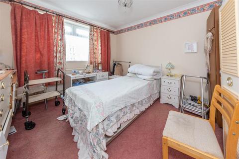 2 bedroom maisonette for sale, Chiltern Road, Dunstable