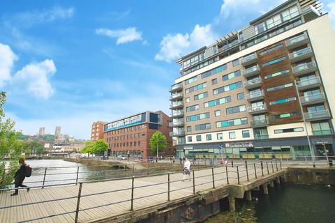 2 bedroom flat to rent - Witham Wharf