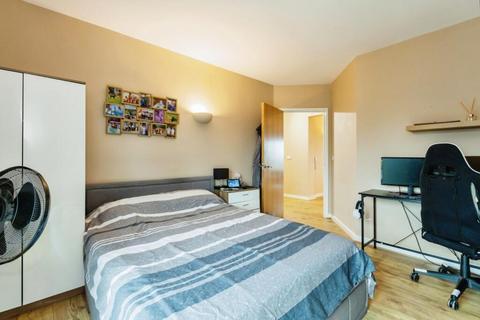 2 bedroom apartment for sale - New Mart Place, Edinburgh