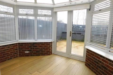 4 bedroom semi-detached house to rent - Kilcoby Avenue, Swinton, Manchester