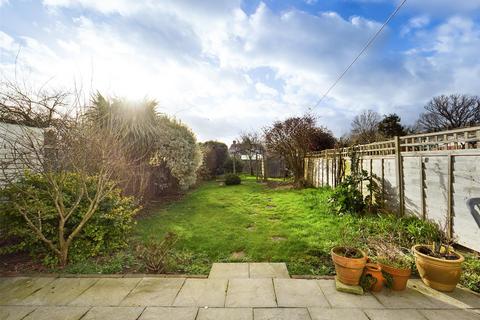 40 Barrington Road, Crawley, RH10 6DB