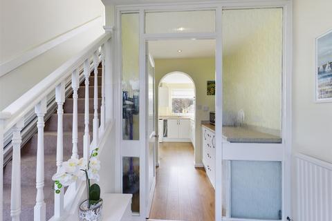 40 Barrington Road, Crawley, RH10 6DB