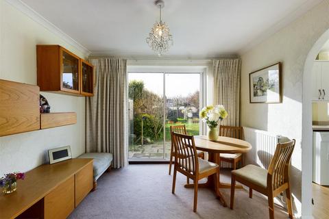 40 Barrington Road, Crawley, RH10 6DB
