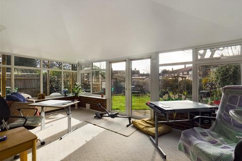 35 Warren Drive, Crawley, RH11 0DS