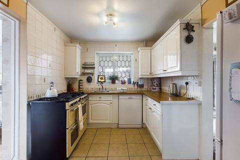 35 Warren Drive, Crawley, RH11 0DS