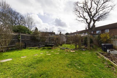 35 Warren Drive, Crawley, RH11 0DS