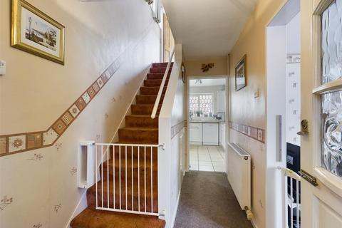 35 Warren Drive, Crawley, RH11 0DS