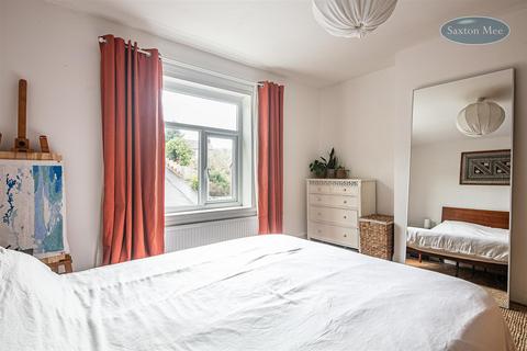 51 Coronation Road, Stocksbridge, Sheffield, S36 1AX