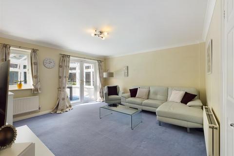 12 Alfred Close, Worth, Crawley, RH10 7SD