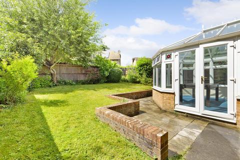 12 Alfred Close, Worth, Crawley, RH10 7SD
