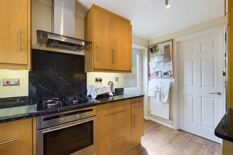 12 Alfred Close, Worth, Crawley, RH10 7SD
