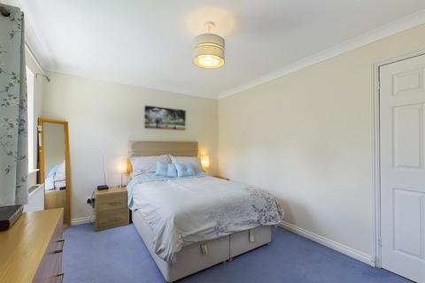 12 Alfred Close, Worth, Crawley, RH10 7SD