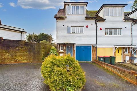 4 Winter Gardens, Crawley, RH11 8RB
