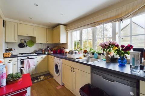 4 Winter Gardens, Crawley, RH11 8RB