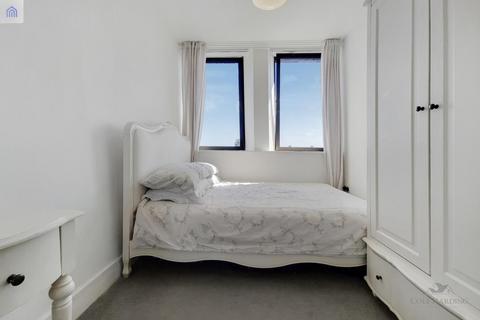 2 bedroom flat for sale, Eleanor Cross Road, Waltham Cross EN8