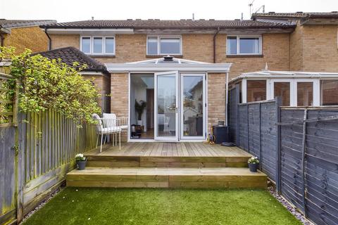 12 Chepstow Close, Crawley, RH10 7XF