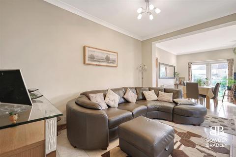 5 Lime Grove, Ilford, IG6 3DR