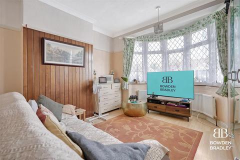 5 Lime Grove, Ilford, IG6 3DR