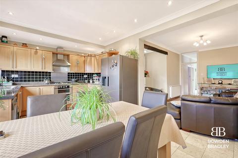 5 Lime Grove, Ilford, IG6 3DR