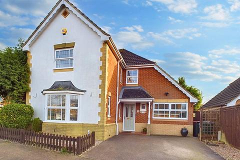 4 bedroom house for sale, Henley Close, Maidenbower RH10