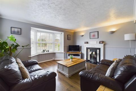 4 bedroom house for sale, Henley Close, Maidenbower RH10