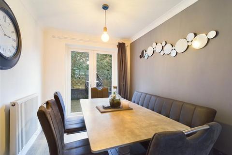 16 Adamson Drive, Horsehay, Telford, TF4 3UJ